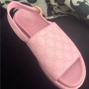 Brand new Gucci Pink  Slide Sandals size 10